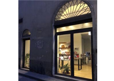 BOTTEGA: Via dello Sprone 2024
